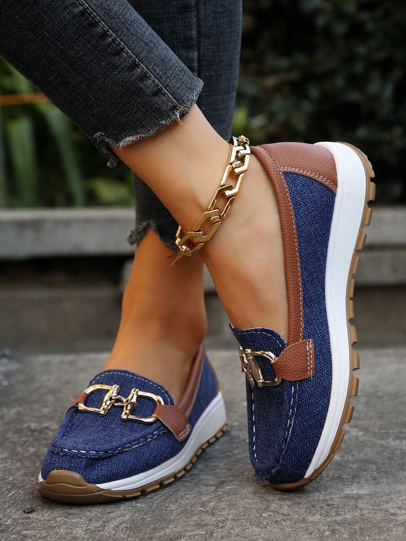 Ellie | Flat Moccasins with Buckle