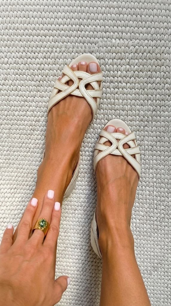 Jen | Cream-Colored Sandals with Open Toe