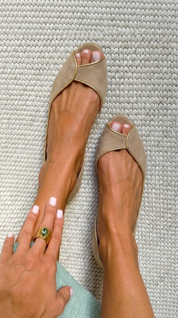 Inah | D'Orsay Ballerinas in Suede with Open Toe in Beige and Gold