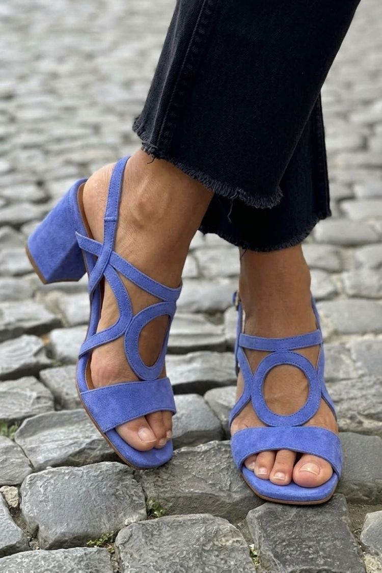 Yana | Sandals with Square Toe and Round Cutout