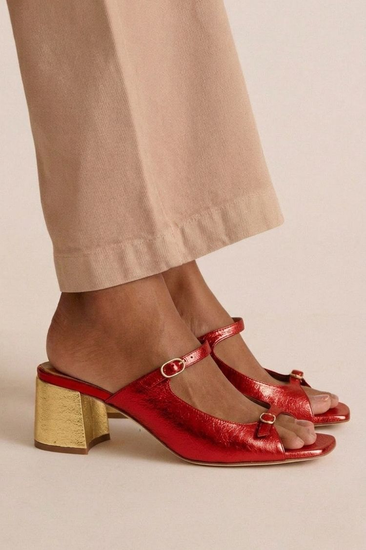 Vera | Wide Heels with Ankle Strap and Block Shoe Tip