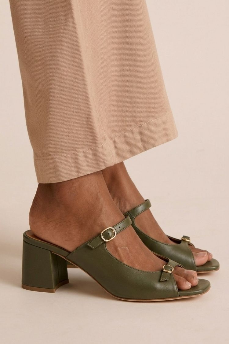 Vera | Wide Heels with Ankle Strap and Block Shoe Tip