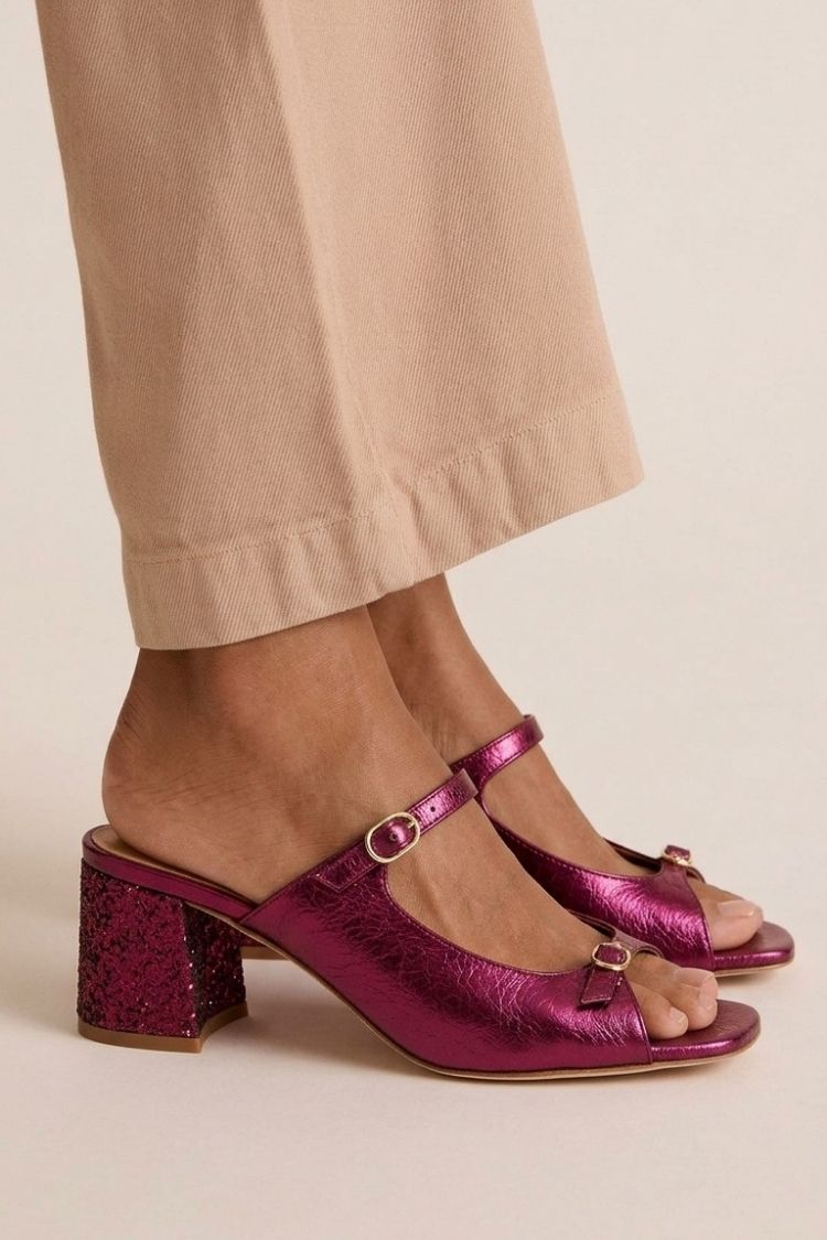 Vera | Wide Heels with Ankle Strap and Block Shoe Tip