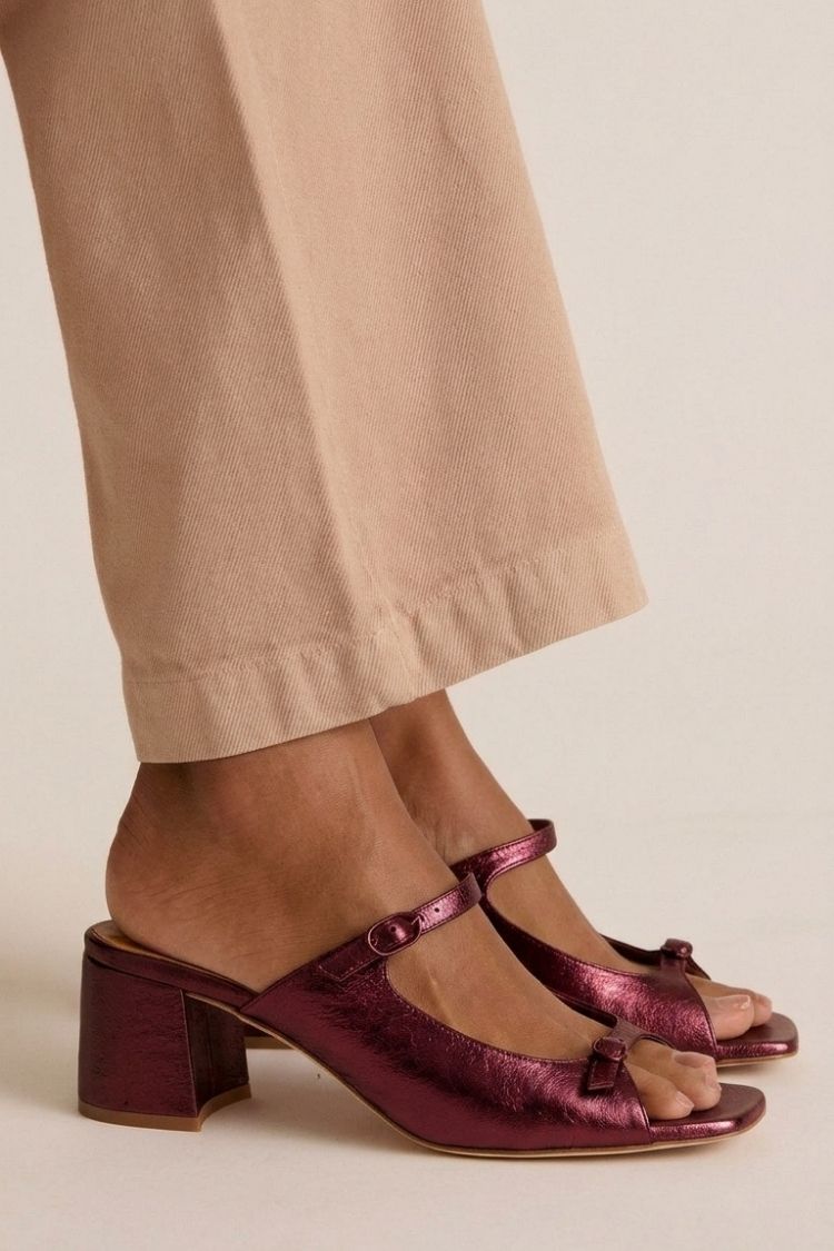 Vera | Wide Heels with Ankle Strap and Block Shoe Tip