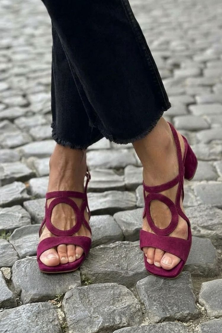 Yana | Sandals with Square Toe and Round Cutout