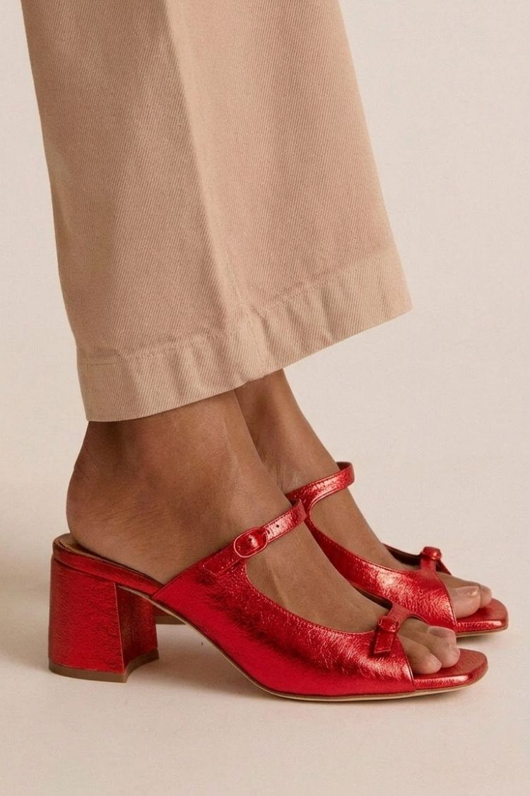 Vera | Wide Heels with Ankle Strap and Block Shoe Tip