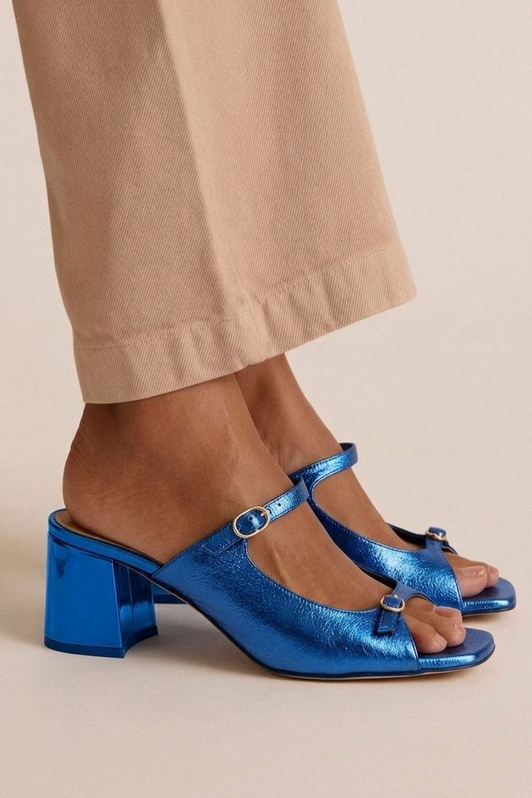 Vera | Wide Heels with Ankle Strap and Block Shoe Tip