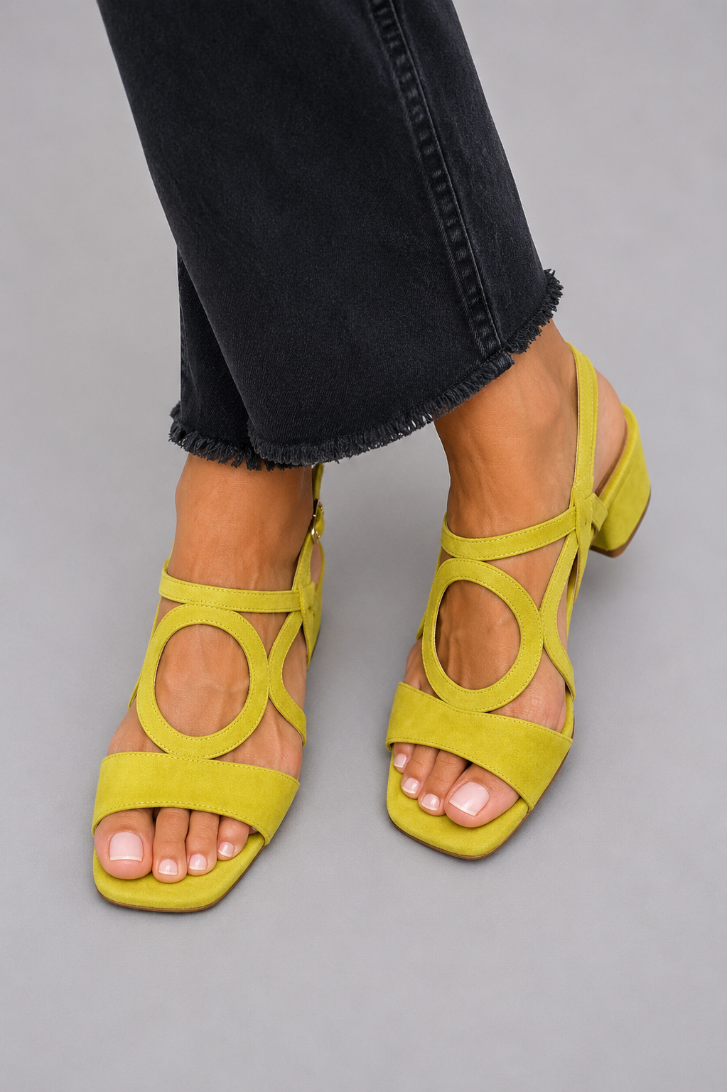 Yana | Sandals with Square Toe and Round Cutout
