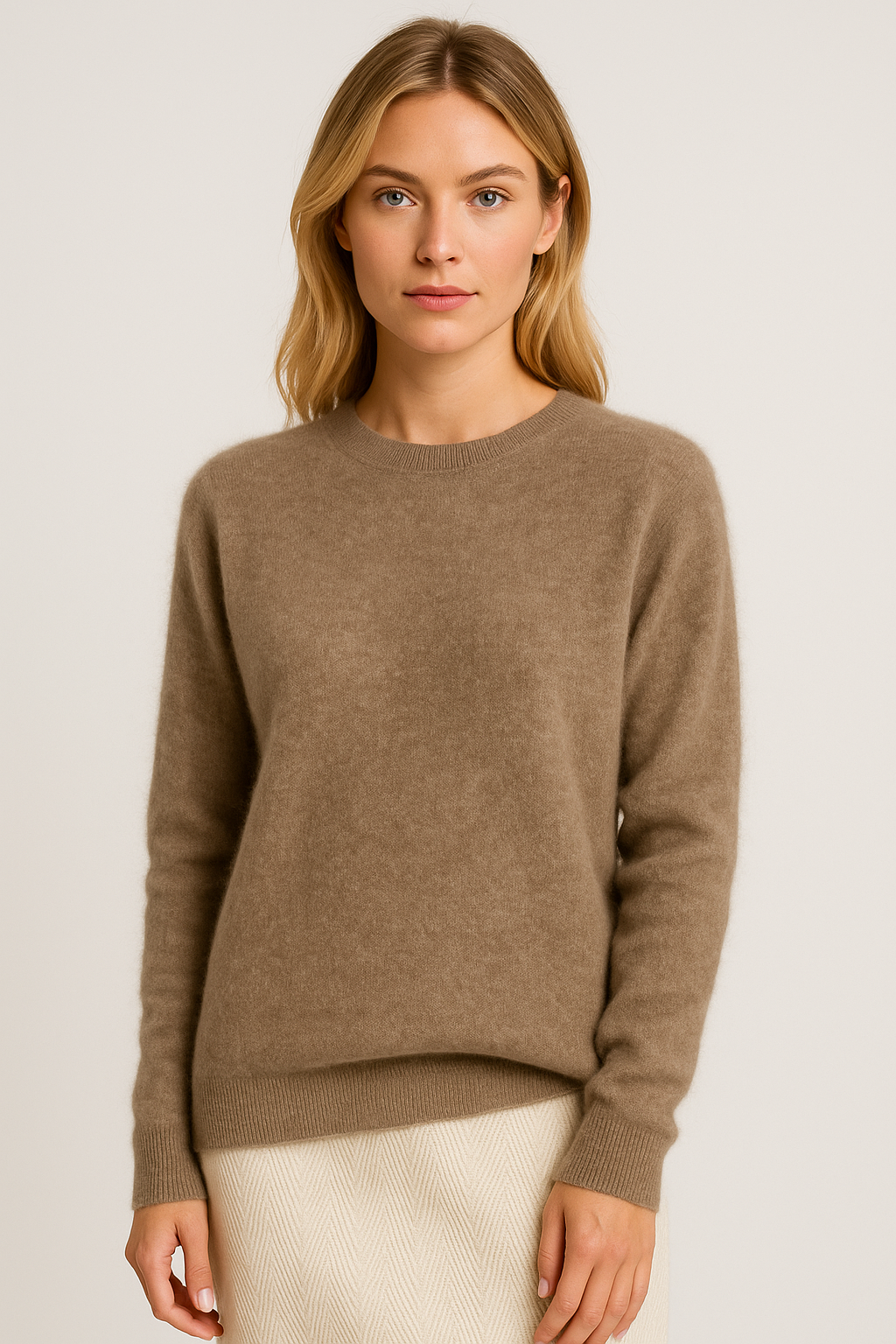 Freja | Classic Crewneck Cashmere Sweater