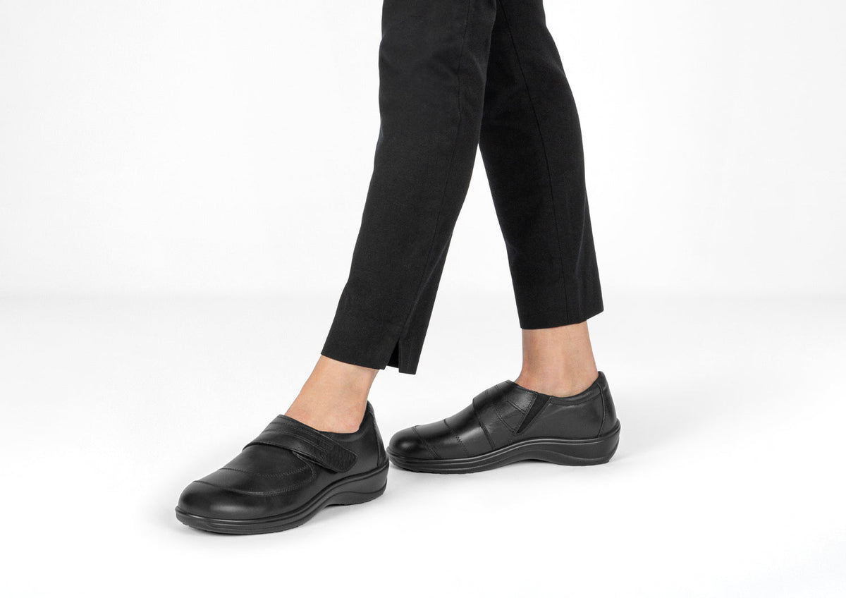 Grace | Effortless Elegance in Timeless Black