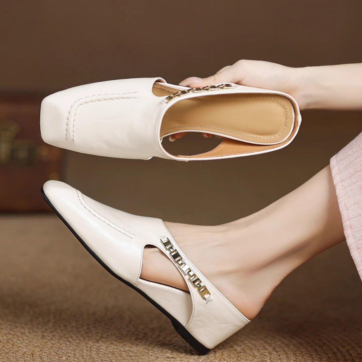 Avella | Leather Mules