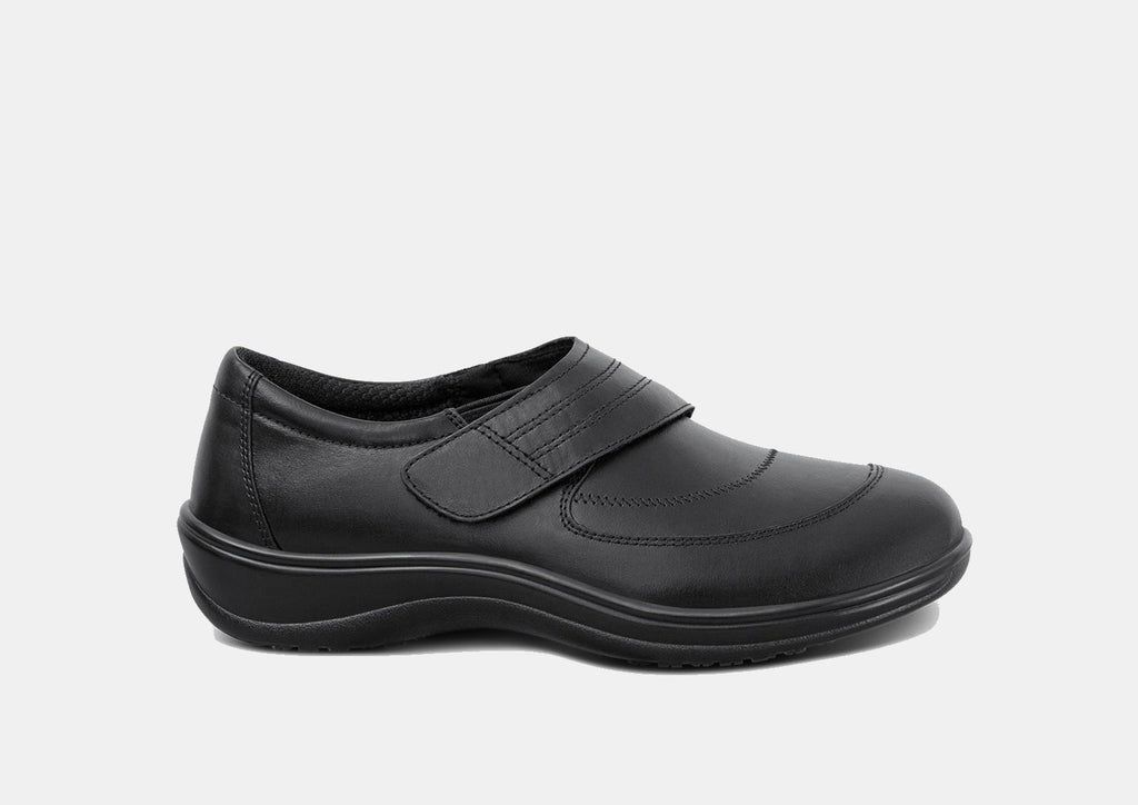 Grace | Effortless Elegance in Timeless Black