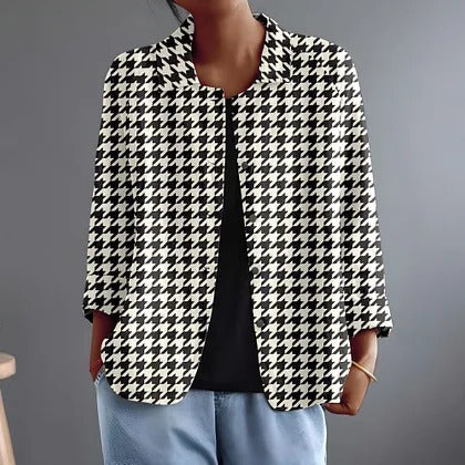 Donna | Houndstooth Point-Collar Button Blouse